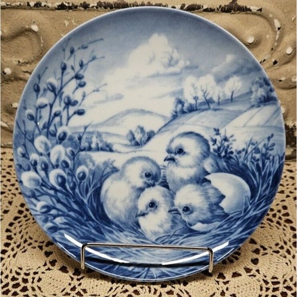 Vintage Furstenberg Easter Plate 1972 Limited Edition Chicks in a Nest - Picture 1 of 5